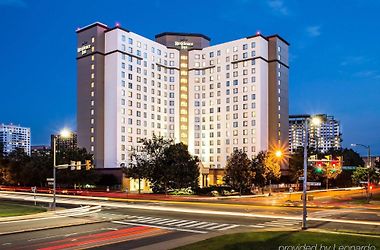 hotels in crystal city va with jacuzzi